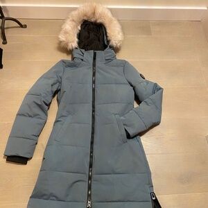 NOIZE quilted winter coat in light blue with faux fur hood trim, size XS